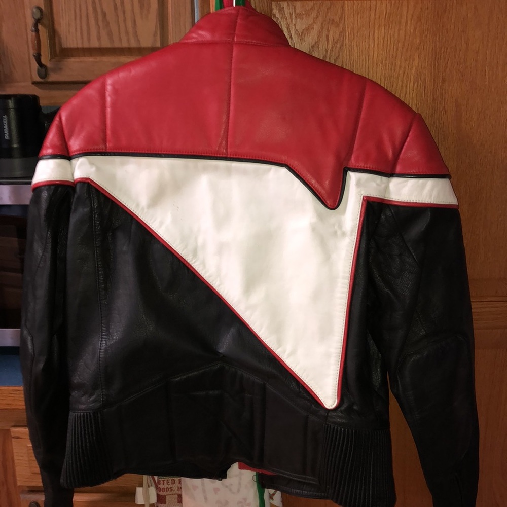 Leather jacket - Picture 2 of 5
